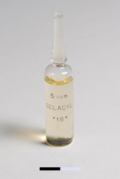 Medicamento para inyecciones intravenosas (detalle suero gelatinoso) Medicamento para inyecciones intravenosas (detalle suero gelatinoso)
