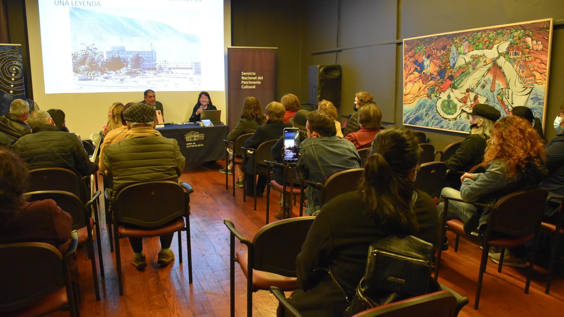 Presentación del libro en el auditrio del museo