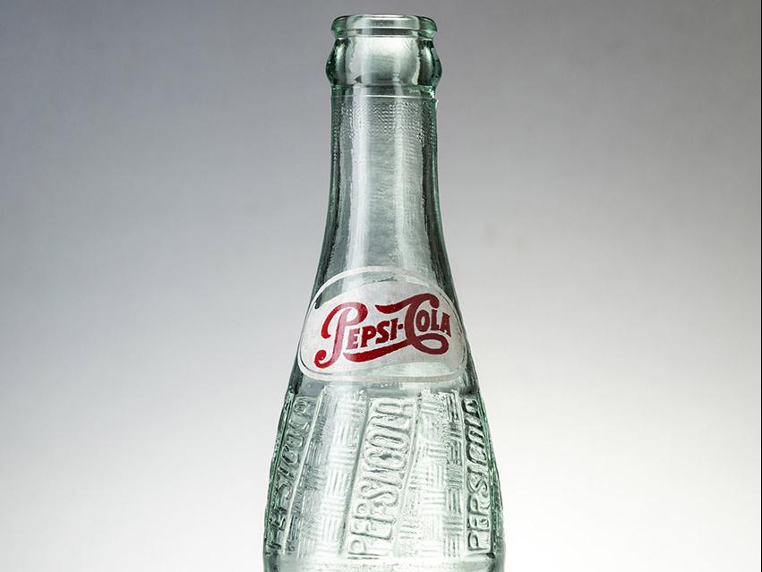 Botella de refresco Pepsi-Cola