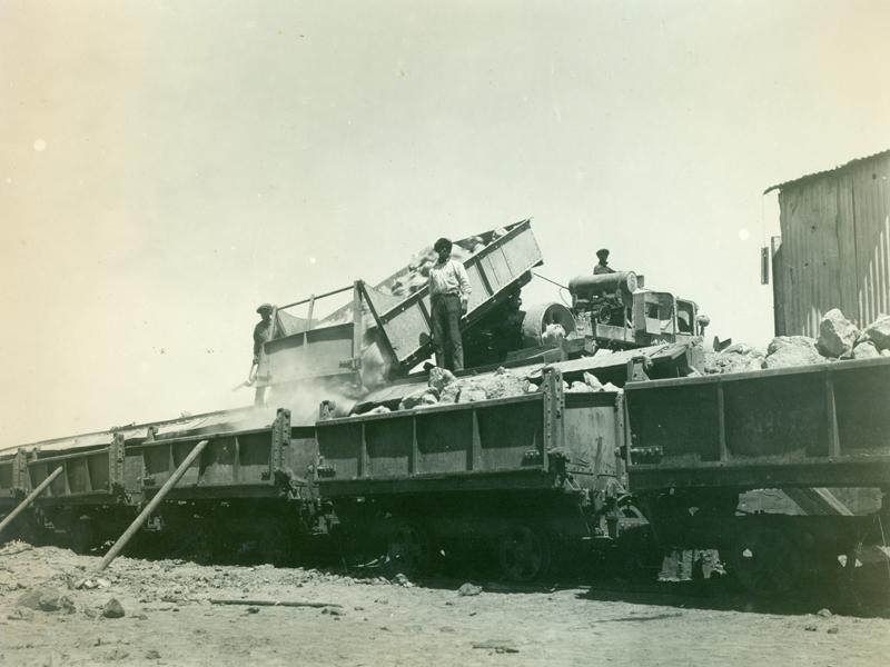 Carguío de tren calichero