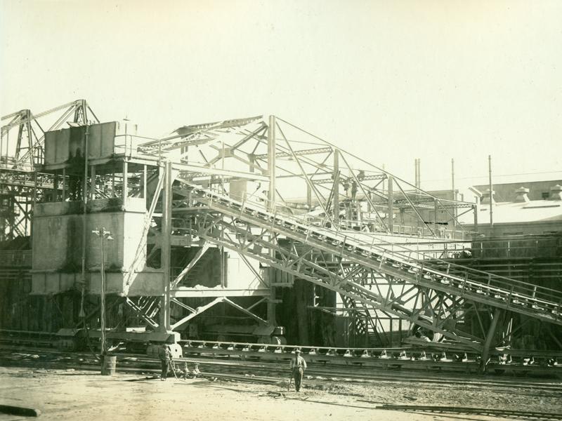 Grúa de carga. Oficina &amp;quot;María Elena&amp;quot;