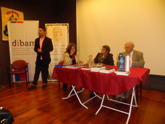 Panel integrado por Bernarda Marín, Lidia Mansilla y Oscar Mellado.