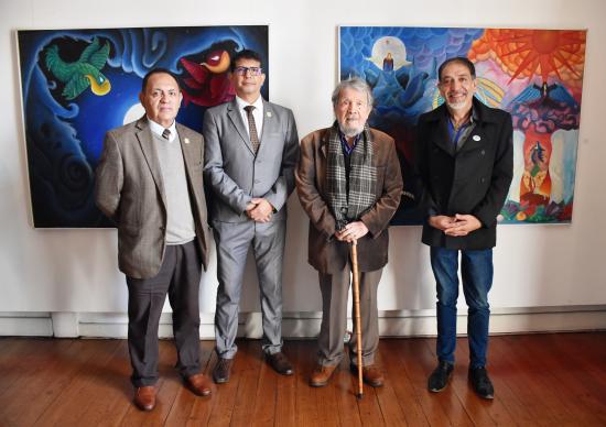 Autoridades inaugurando la muestra.