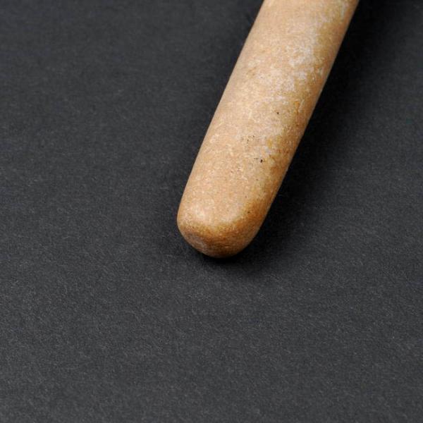 Pipa de piedra pulida (detalle)