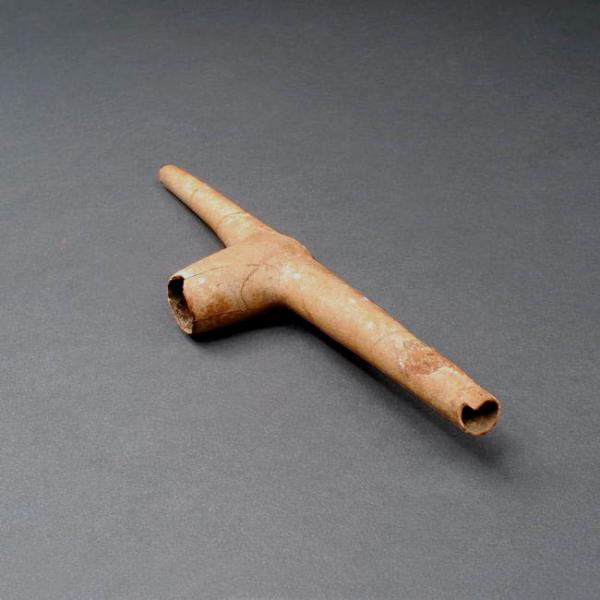 Pipa de piedra pulida (detalle)