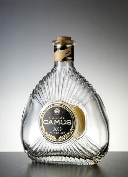 Botella de coñac francés Camus