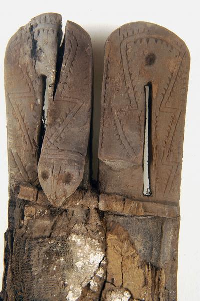 Tableta de madera zoomorfa (detalle)