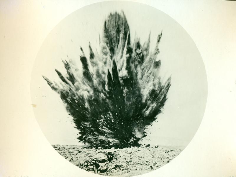 Explosión para abrir una calichera